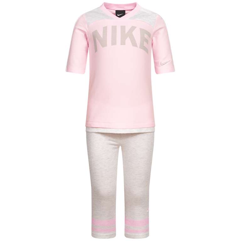Nike Baby Trainingsanzug Warm Up für 11,99€ + 3,95€ VSK (95% Baumwolle, 5% Elasthan, Größe 80-85)