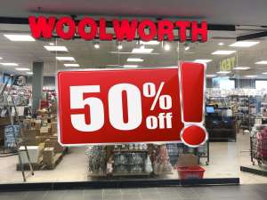 Lokal Woolworth Deutschlandweit 50% auf alle Weihnachtsartikel - Lichterketten/Süßigkeiten/Deko