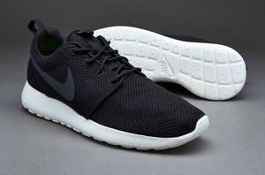 [AMAZON] Nike Roshe Run black/white - für 49,94 € inkl. Versand (Größen: 40 - 40,5 - 44 - 44,5 - 45 - 45,5)