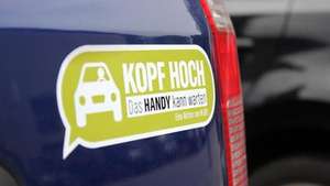 "KOPF HOCH"-Aufkleber fürs Auto: Kostenlos