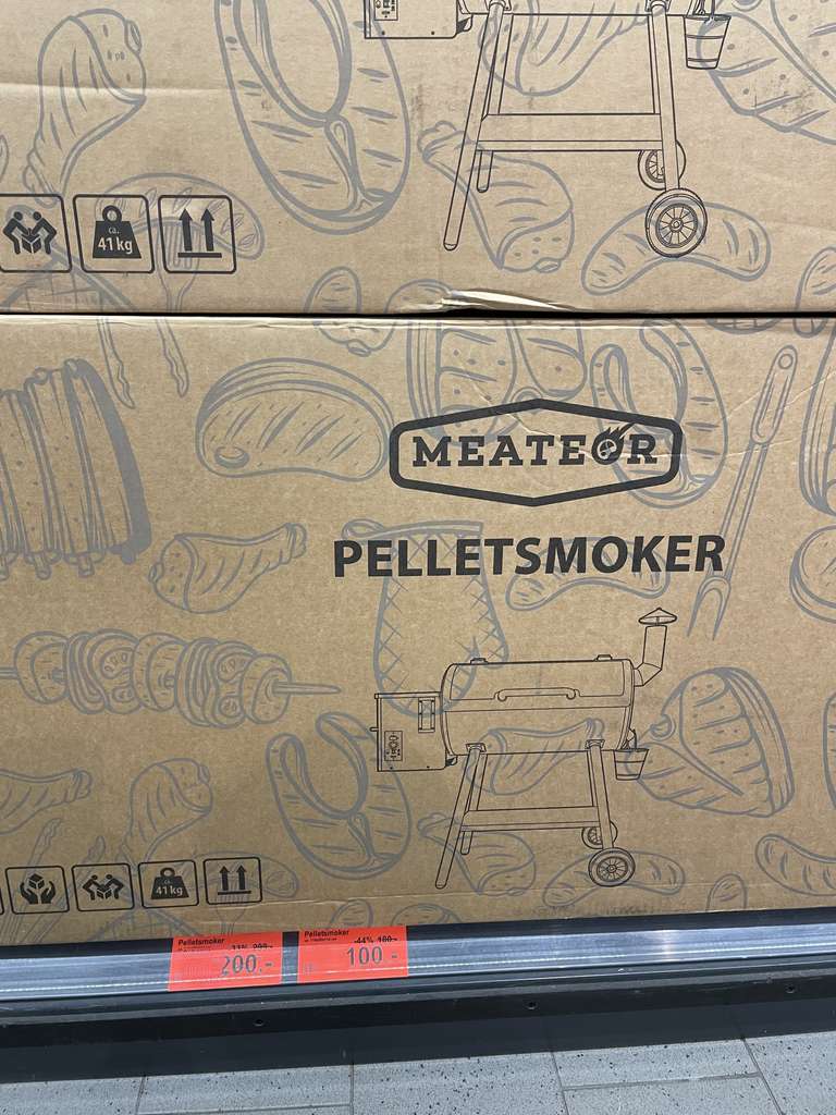 *lokal Berlin - Meateor Pelletsmoker / Smoker bei Aldi
