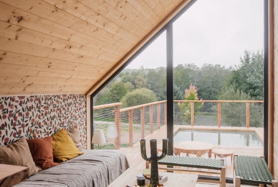Ferienvilla in der Normandie: Übernachtung im Holzferienhaus + priv. Pool in den Wäldern Frankreichs (6 Pers.)