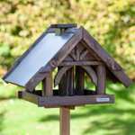 Vogelfutterhalter | VOSS.garden "Sibo" - hochwertiges Vogelhaus mit Standfuß