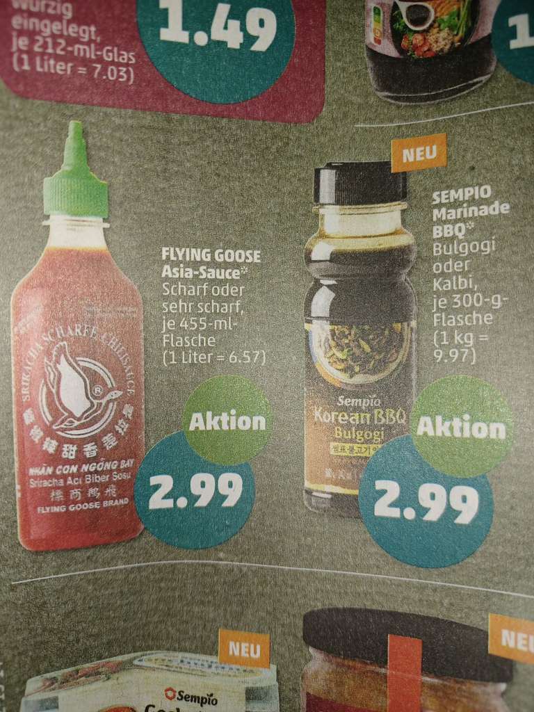 Penny : 455ml Flasche Flying Goose (asiatische Sriracha Sauce) in scharf und sehr scharf , Literpreis: 6.57€, ab 02.03.23