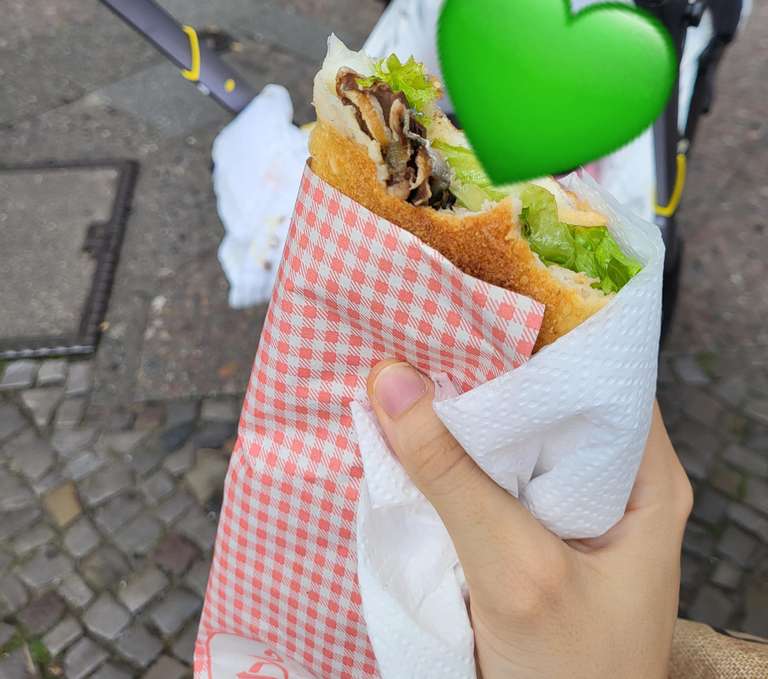 Frisch gegrillter Fisch im Brot 1€! lokal! Fischwelt Berlin