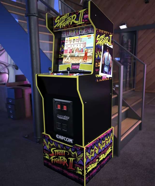 ROUND 1... FIGHT! Street Fighter Capcom Legacy Arcade-Automat 12 Spiele & RISER für nur 349,99€ statt 549,99€! click&collect [BESTPREIS]
