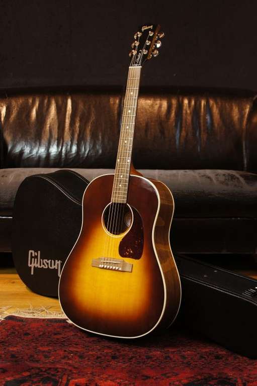 Gibson J-45 Studio Walnut