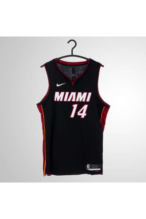 verschiedene Nike NBA Trikots im Angebot, z.B. hier Miami (Herro) ab 28,49€ (S-3XL) @ Trendyol (Outfitter)