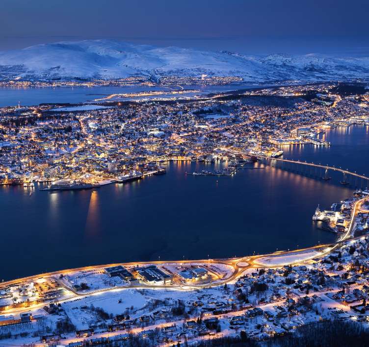 Tromsö, Norwegen: Smarthotel mit 2 P. schon ab 43€ pro Nacht im April & Mai 2024, Flüge von DE ab 110€ Return, ab Danzig für 50€ Return