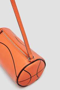 [Pull and Bear] Schultertasche 'Space Jam' orange im Basketball-Design | Maße 12,5 x 22 x 12,5 cm, Filialabholung