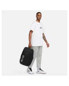 Nike Elite Pro Daypack (32 Liter, Laptopfach, belüftete Tasche, Leichter Zugriff von vorne) für 46,94€ inkl. Versand