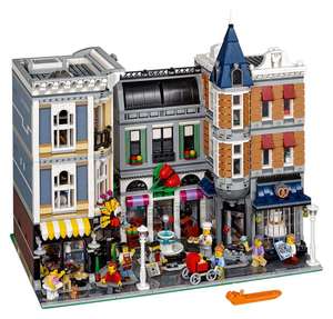 LEGO Creator - Stadtleben (10255) für 183,20€