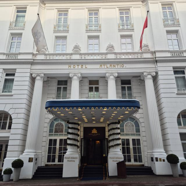 Zimmereinrichtung Atlantic Hotel Hamburg wird verkauft - Teil 2