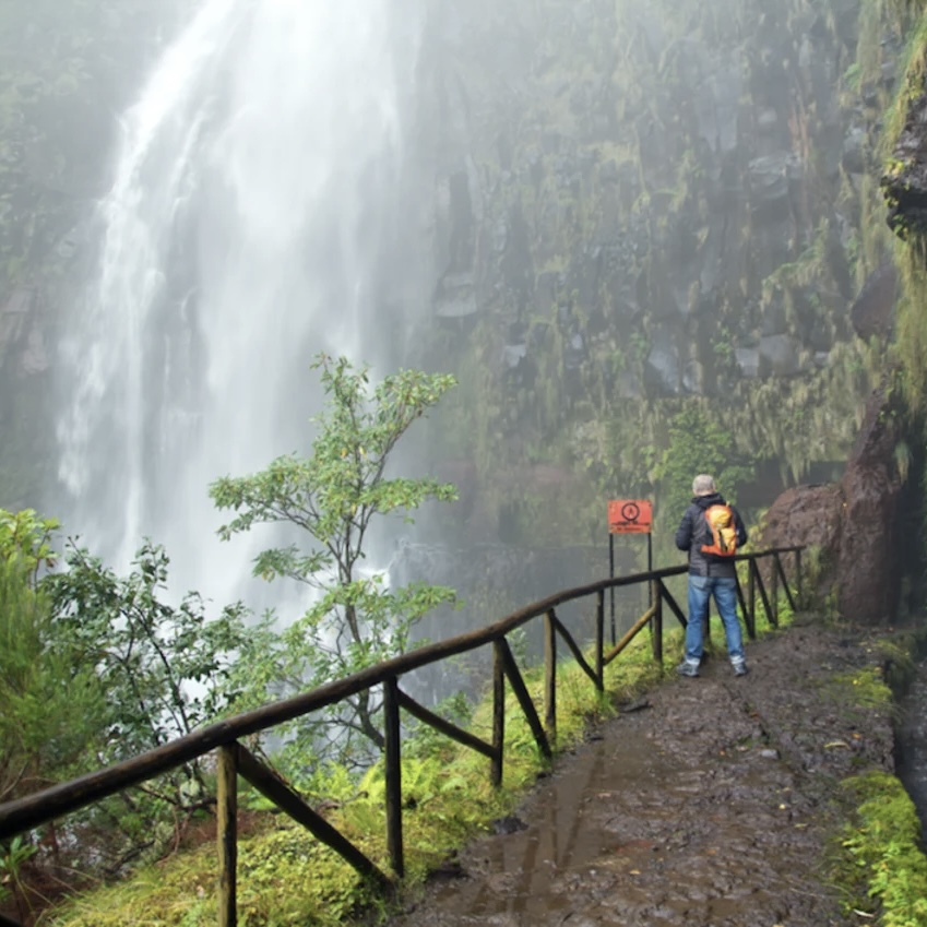Madeira: 6 Nächte im 4*-Hotel inkl. Frühstück und Flügen ab 444€ p.P. | Alleinreisende 504€ | Familie (2Erw + 1Kind) +190€ | Dezember