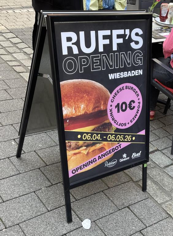 RUFF‘S BURGER Cheeseburger + Pommes + Drink