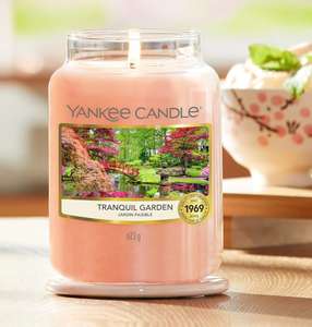 Yankee Candle Tranquil Garden Duftkerze - Brenndauer bis zu 150 Stunden- Große Kerze im Glas 623g