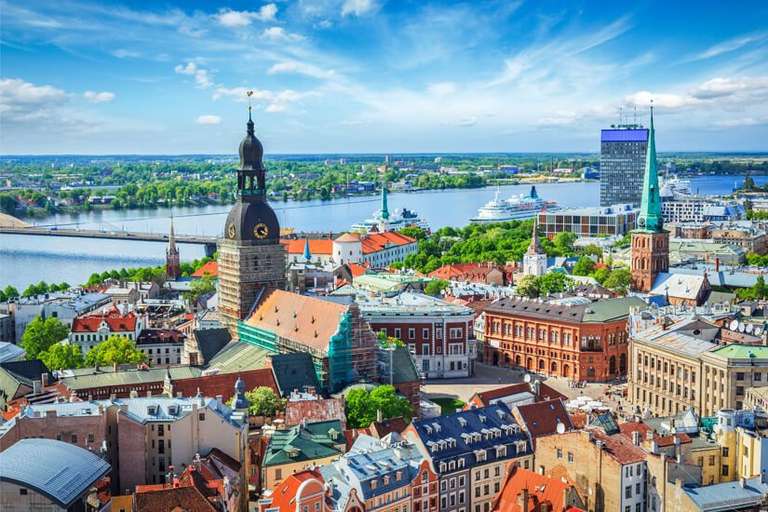 Flüge: Tallinn, Riga, Vilnius, Helsinki, Stockholm. z.B. ab Berlin, Hamburg. Ab 68 Euro Hin- und zurück