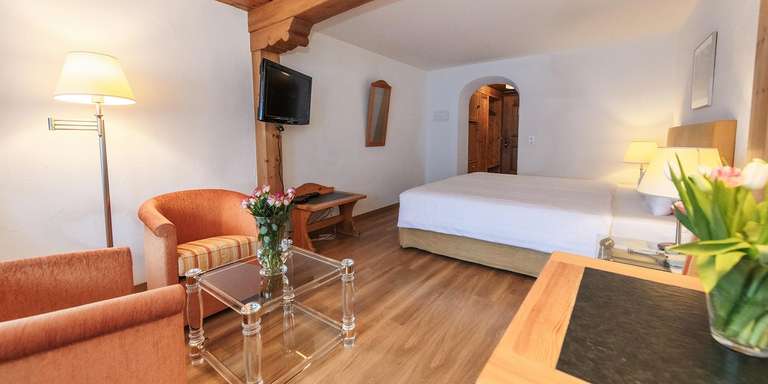 Klosters, Schweiz: ab 2 Nächte | Halbpension mit 3-Gang-Menü | Superior-Balkonzimmer 300,40€ für 2 Personen | Hotel Steinbock | bis 20. Dez.