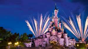 Disneyland Paris - Magic over Disney - im November: 2 Nächte im Disney Hotel inkl. 2 Tage Park zu zweit ab 185 EUR p. P. (07. & 09.11.2022)