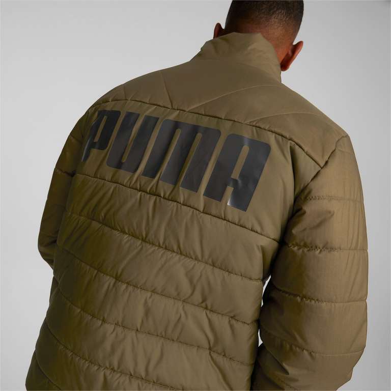 Essentials+ wattierte Jacke Herren bei Puma für 44,95€ inklusive Versand | Stehkragen | Regular Fit | Brusttasche innen | Seitliche Taschen