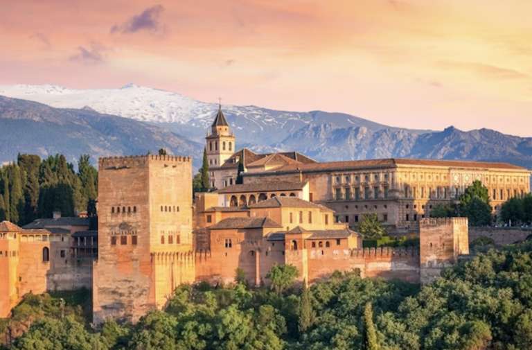 Günstig zur Alhambra - 4* Urban Dream Hotel Granada, Spanien schon ab 16,50€ pro Person/Nacht (bis Dezember 2023)