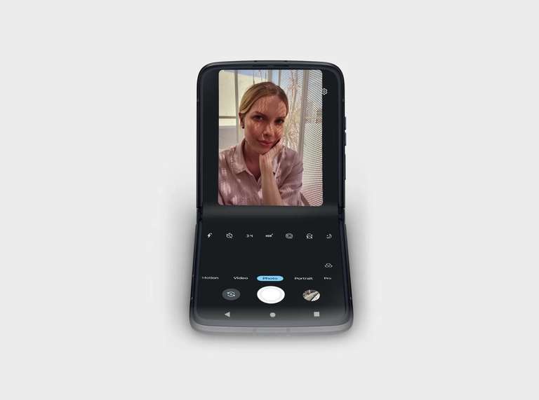 Motorola Razr (2022): 6.7" OLED 144Hz, Snapdragon 8+ Gen 1, 8/256GB für 449€