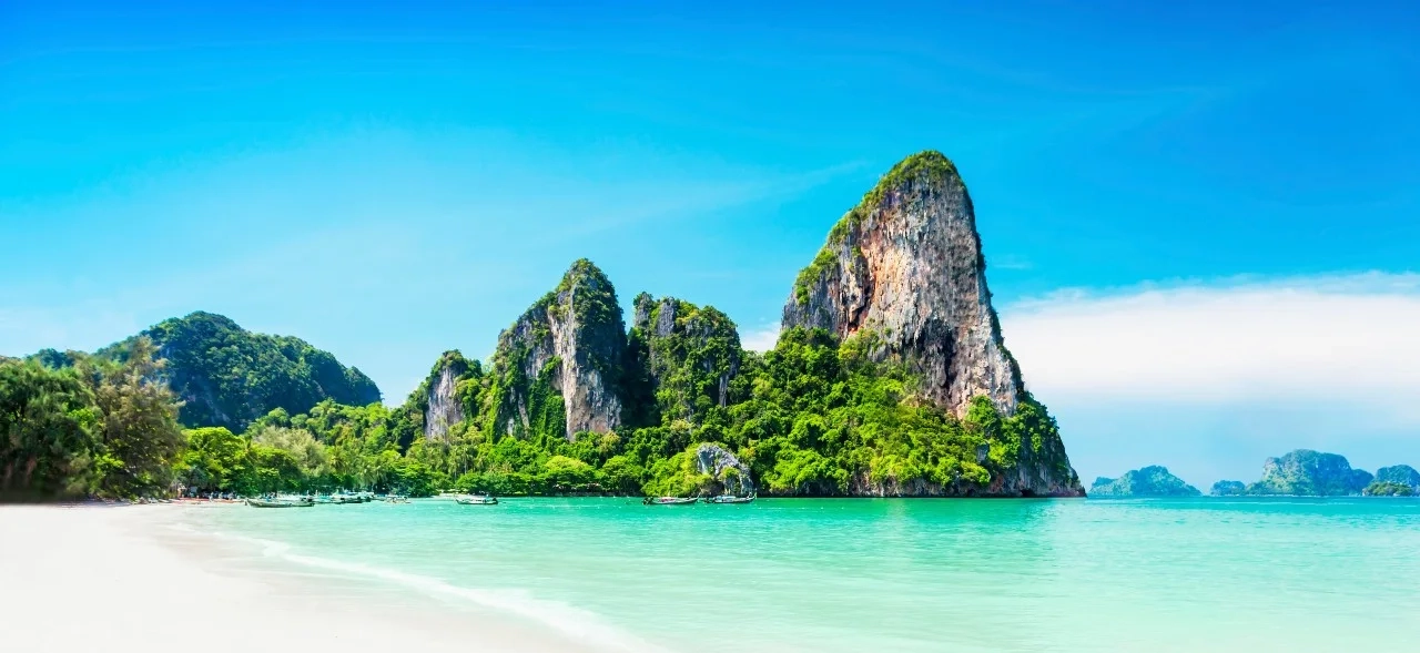 Phuket Thailand • 12 Nächte 4* Hotel mit Frühstück • inkl. Flüge + Gepäck • ab 865€ p.P. • September bis November 2026